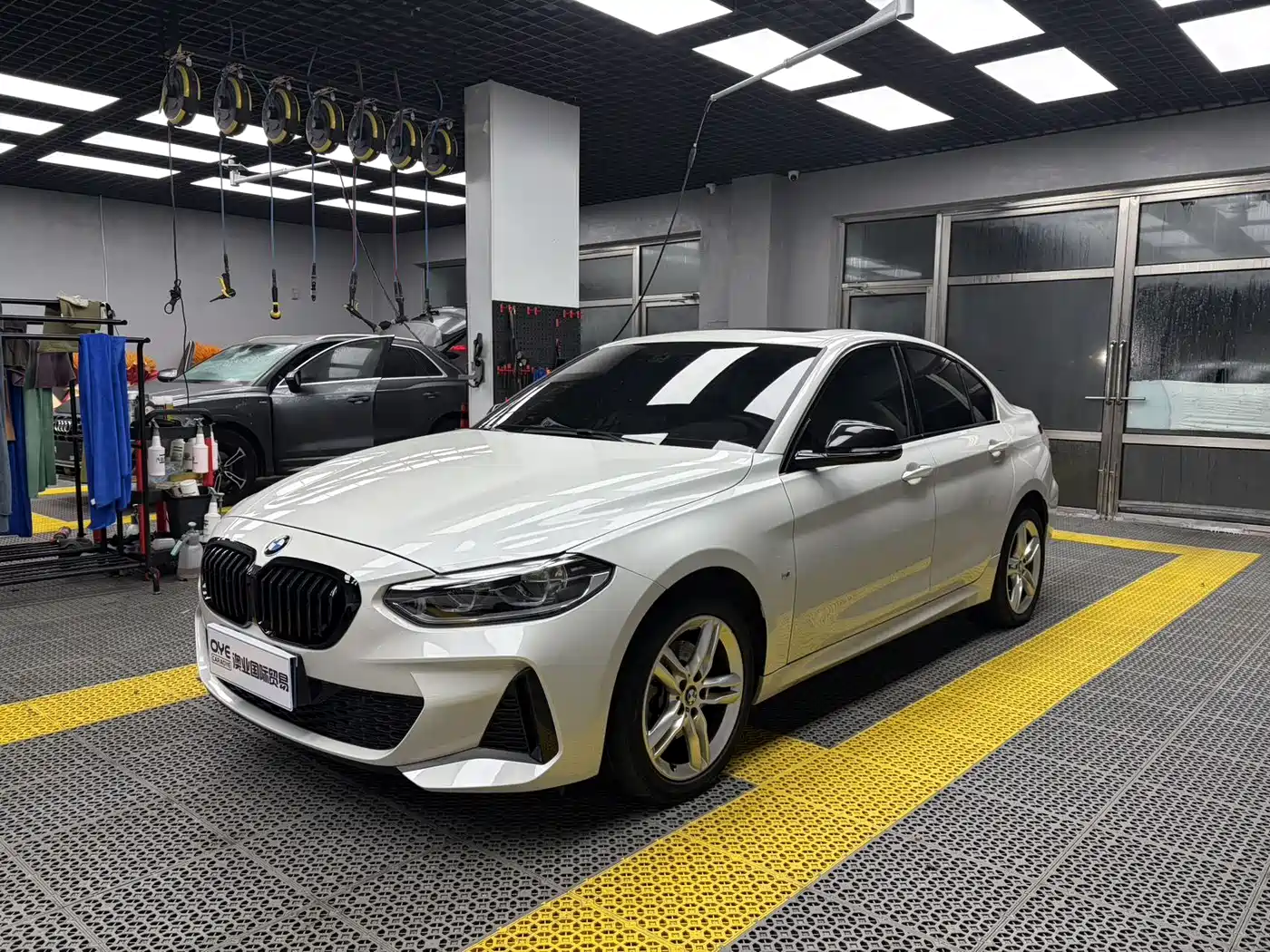 BMW 1-SERIES