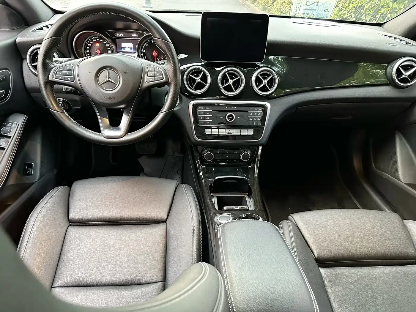 Mercedes-Benz CLA (Import) 2017 Facelift CLA 200 Style фото 9