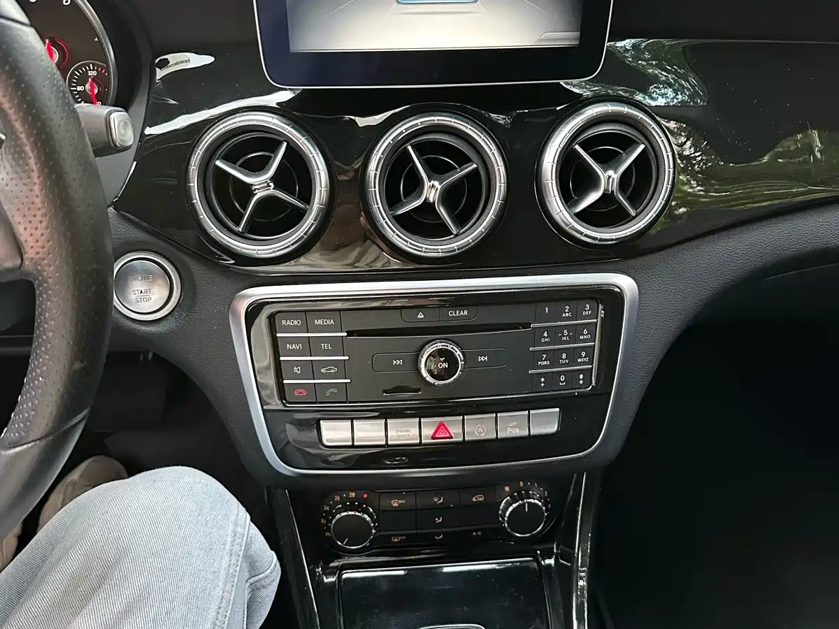 Mercedes-Benz CLA (Import) 2017 Facelift CLA 200 Style фото 16