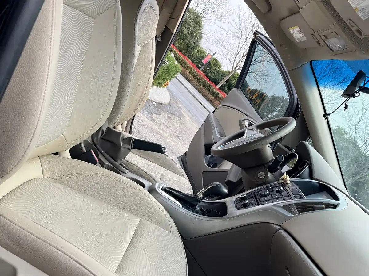Photo 11 - Buick Excelle