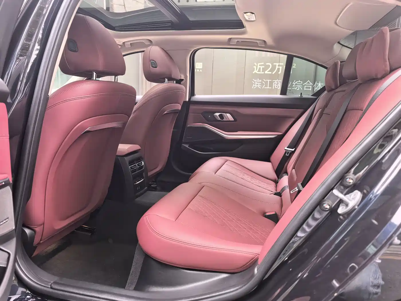 BMW 3 Series 2023 325Li M Sport Black Night Package фото 9