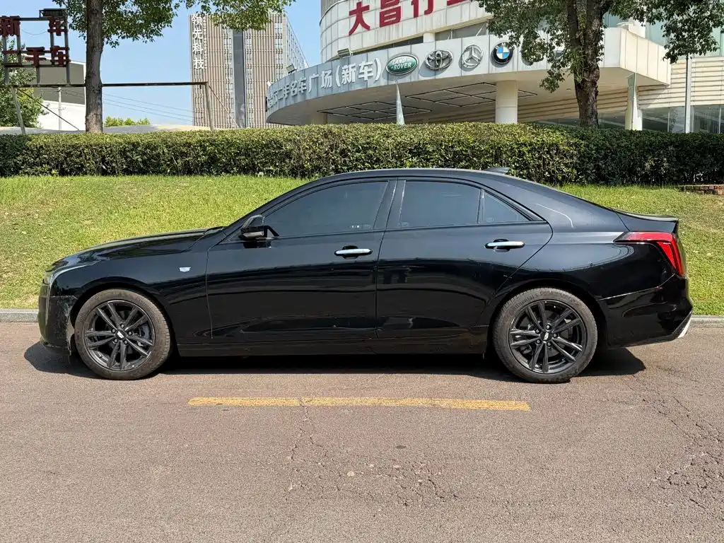 Cadillac CT4 2022 2022 28T Luxury Model