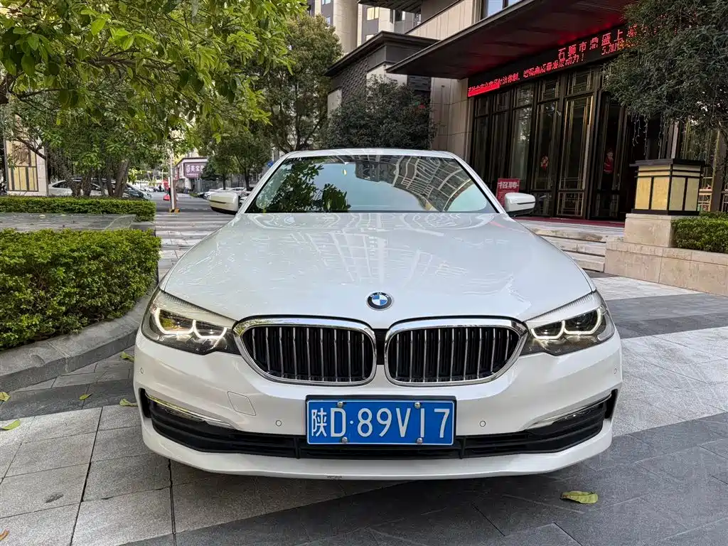 BMW 5 Series 2018 528Li Launch Special Edition фото 2
