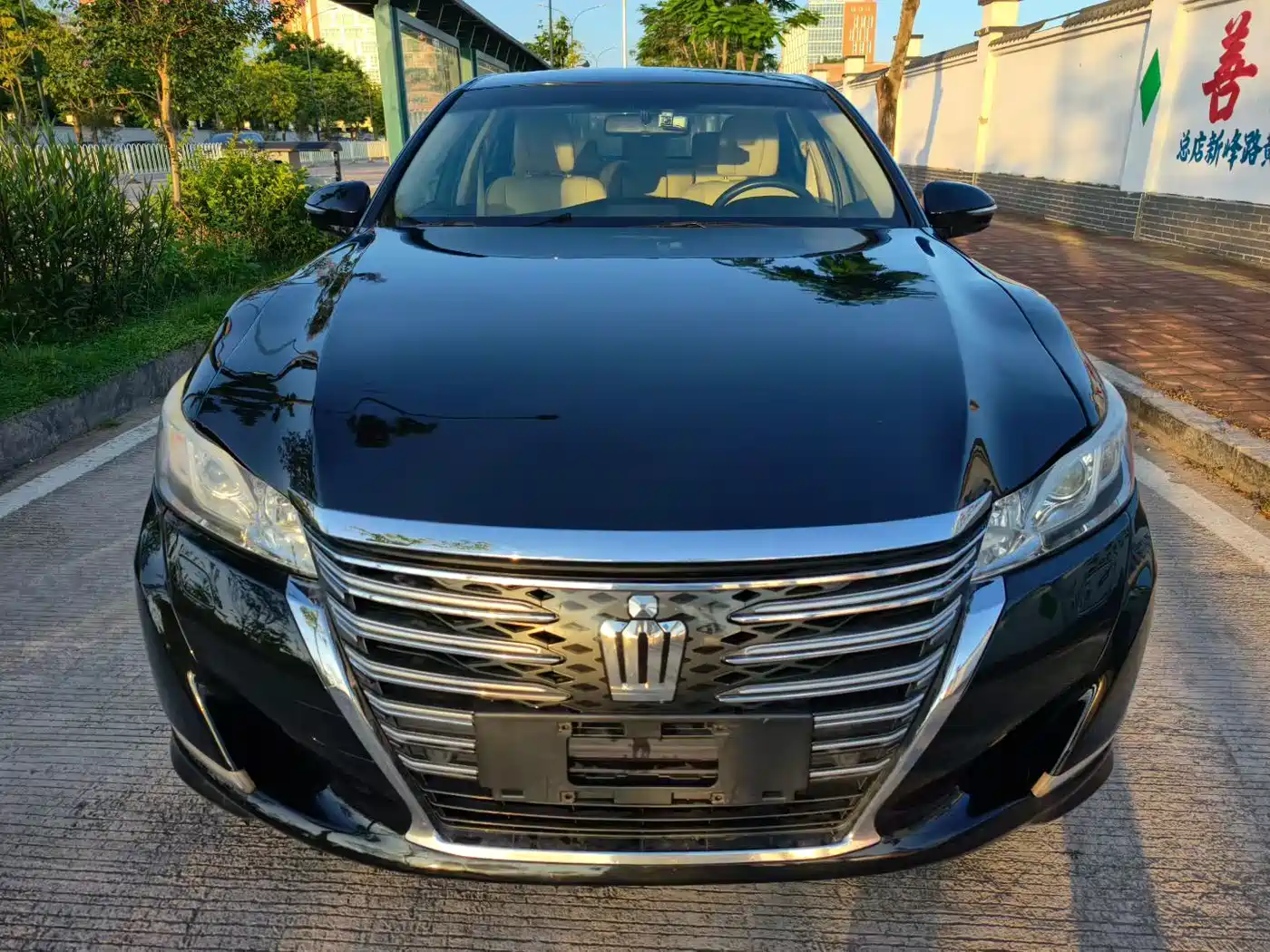 Фото 2 - Toyota Crown