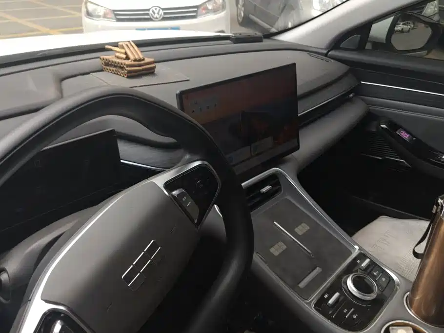 Geely Galaxy Galaxy L6 2025 2025 EM-i 60km Voyage Edition