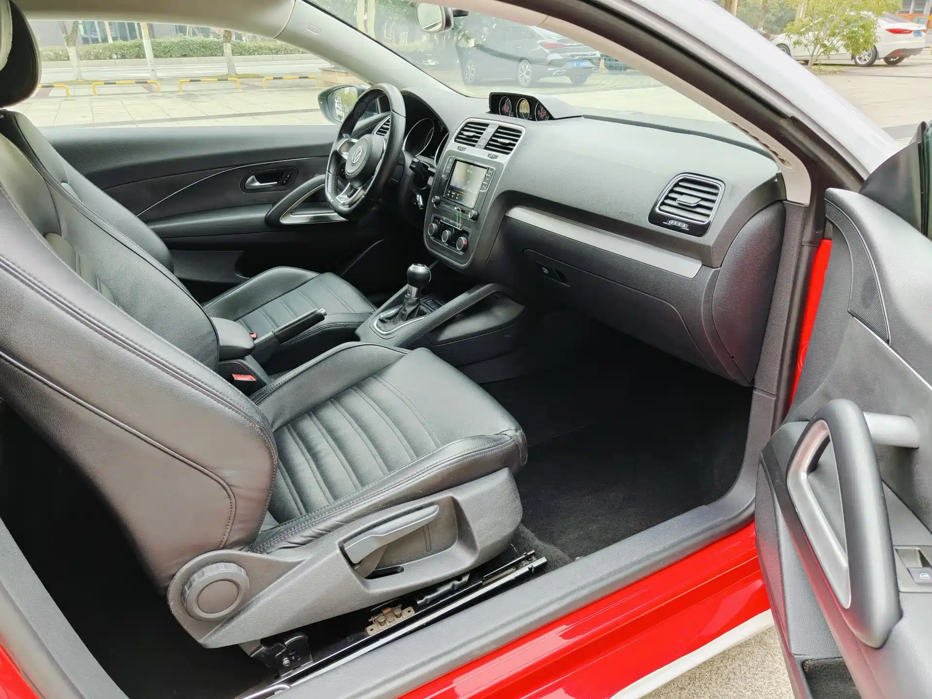 Photo 12 - Volkswagen Scirocco