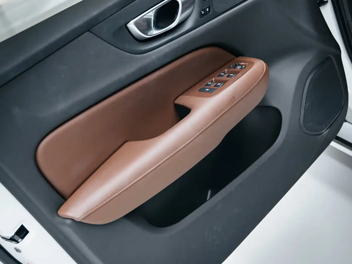 Volvo S60 2025 2025 B4 Smart Luxury Edition