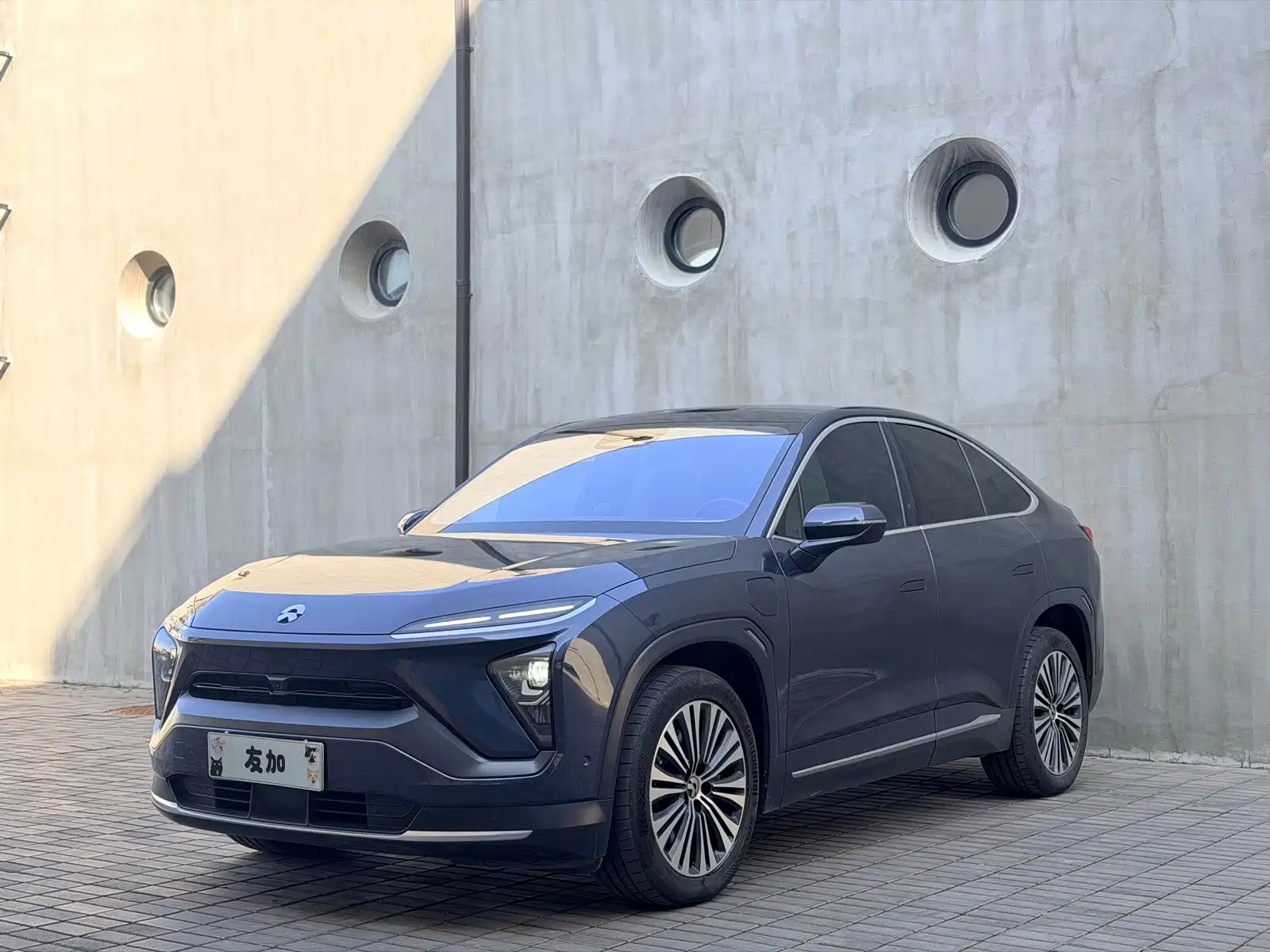 Фото 1 - NIO EC6