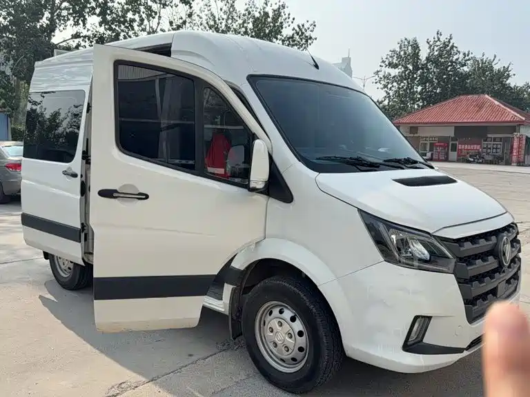 Foton Tuyano 2025 2024 Tuya Pro Multi-Purpose 2.0T Manual RWD Short Wheelbase Medium Roof Rear Single Tire 5/6/9-Seater