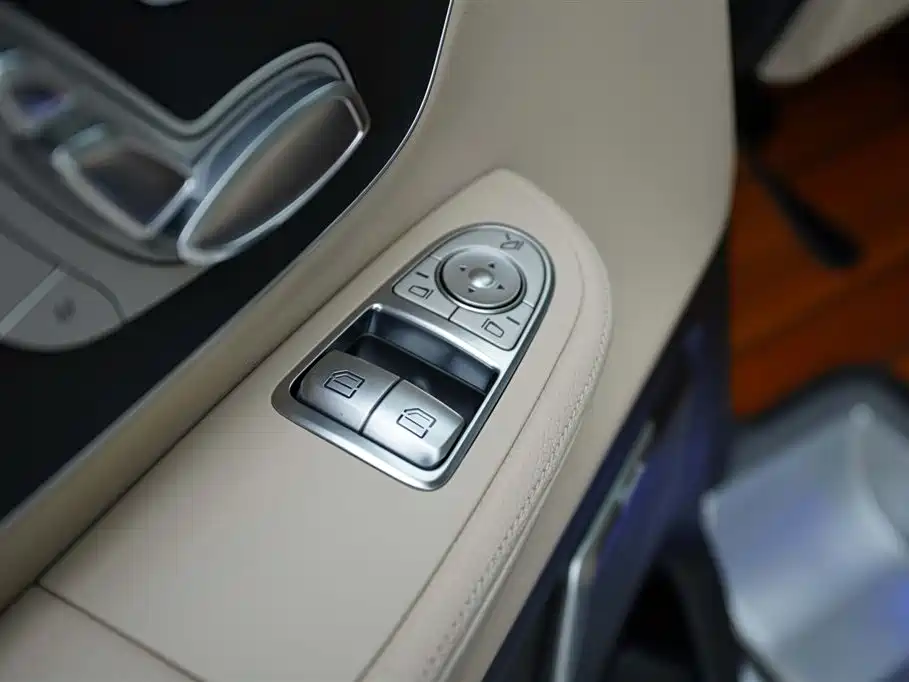Mercedes-Benz V-Class 2020 Model V 260 L Long Wheelbase Luxury фото 10