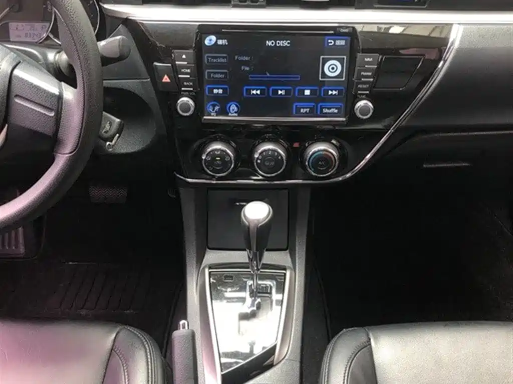 Toyota Corolla 2014 1.6L CVT GL фото 10