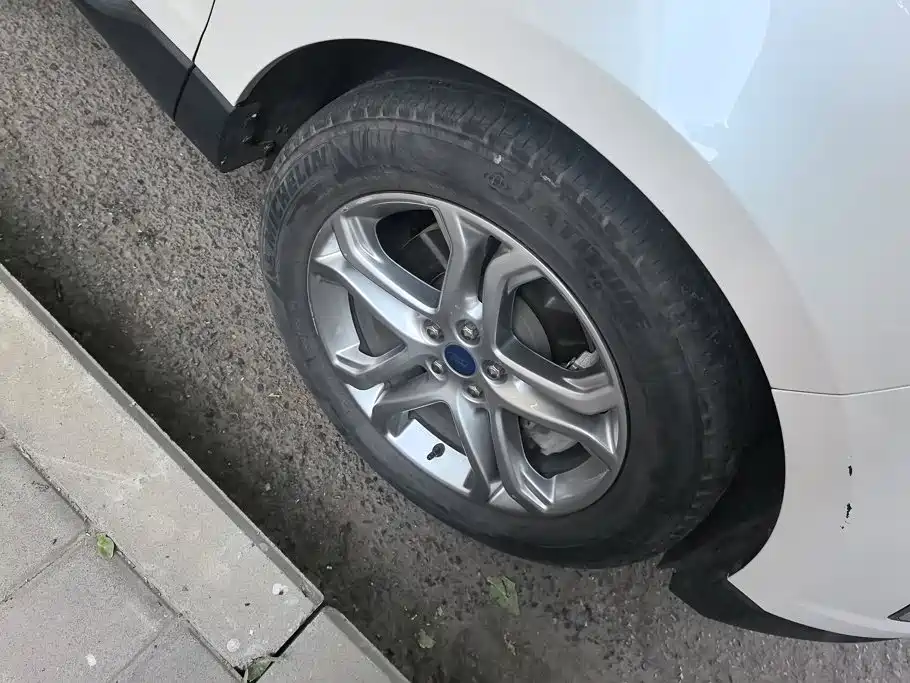 Фото 6 - Ford Edge