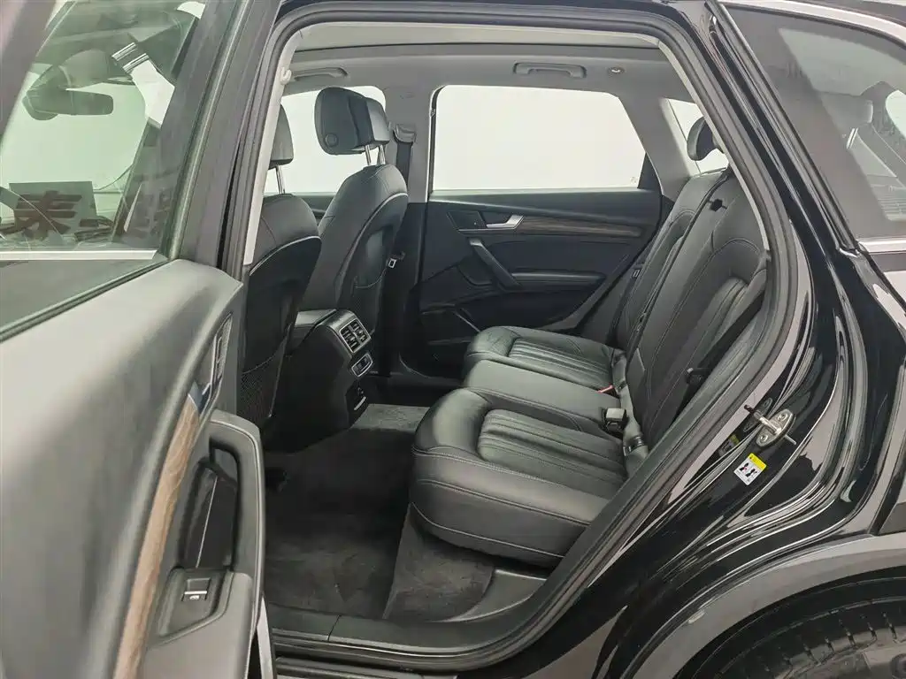 Audi Q5L 2022 Facelift 45T Luxury Elegance фото 15