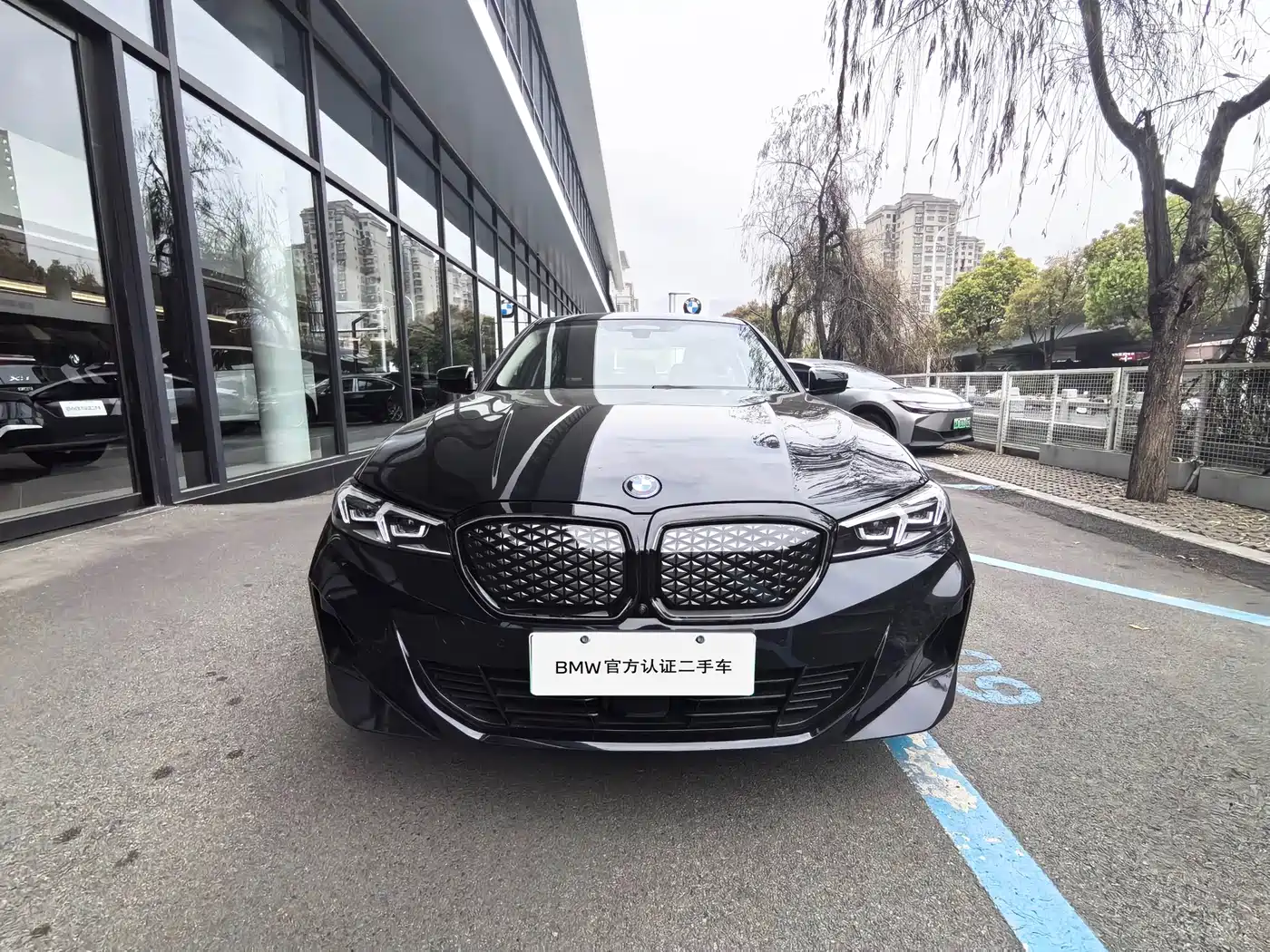 BMW i3 2025 eDrive 40 L Shadow Night Package фото 2