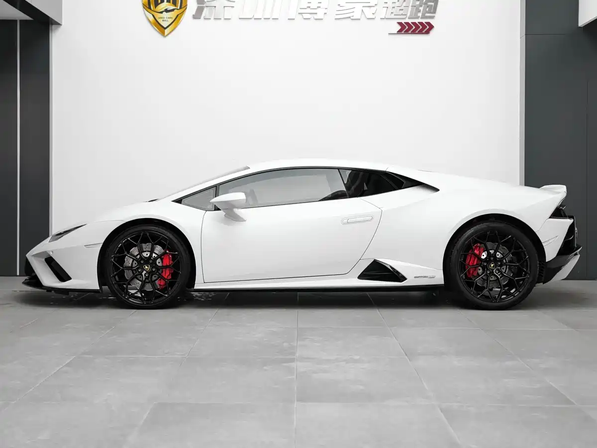 LAMBORGHINI HURACÁN