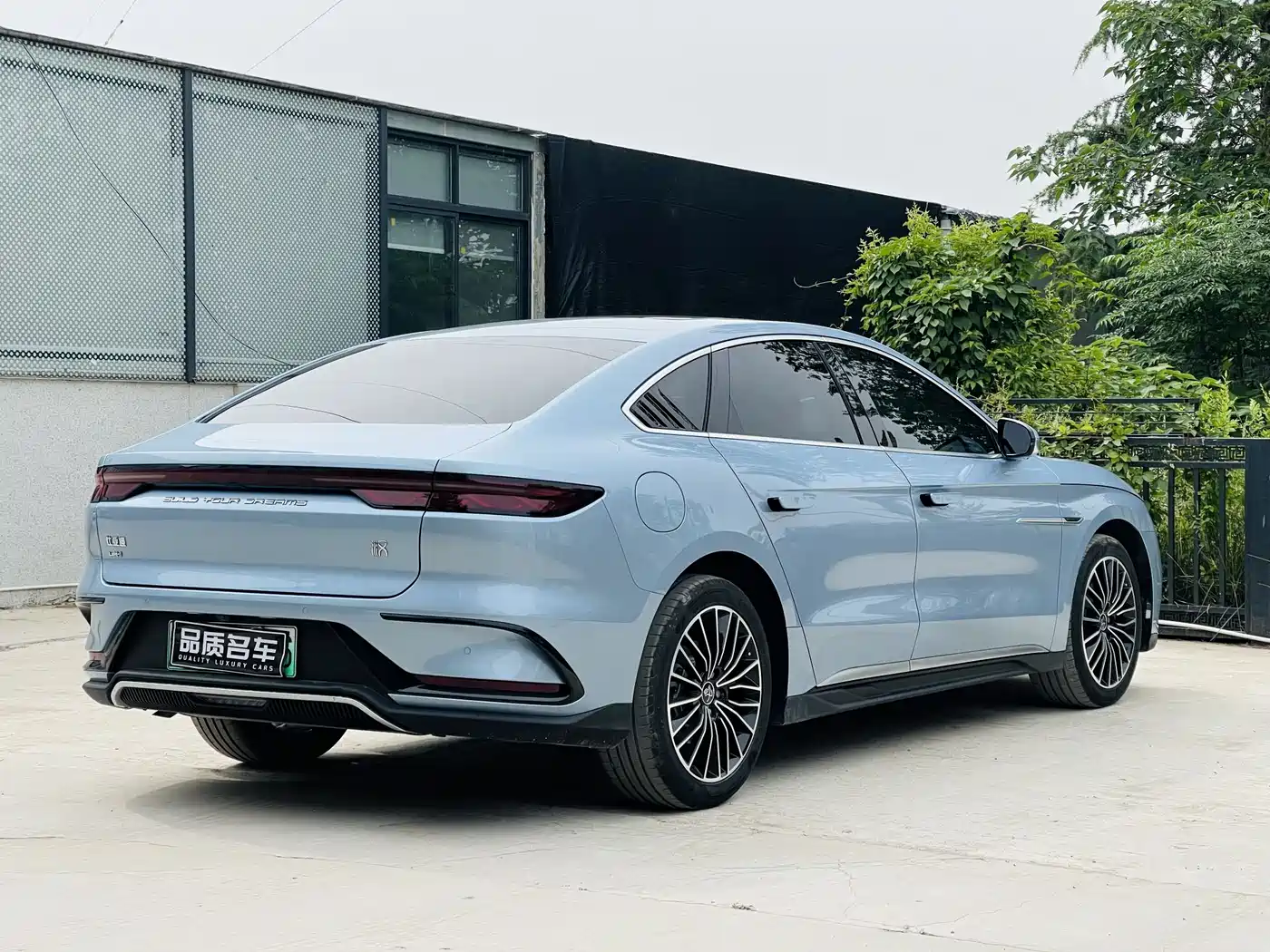 BYD Han 2024 DM-i Glory Edition 121KM Honor фото 19