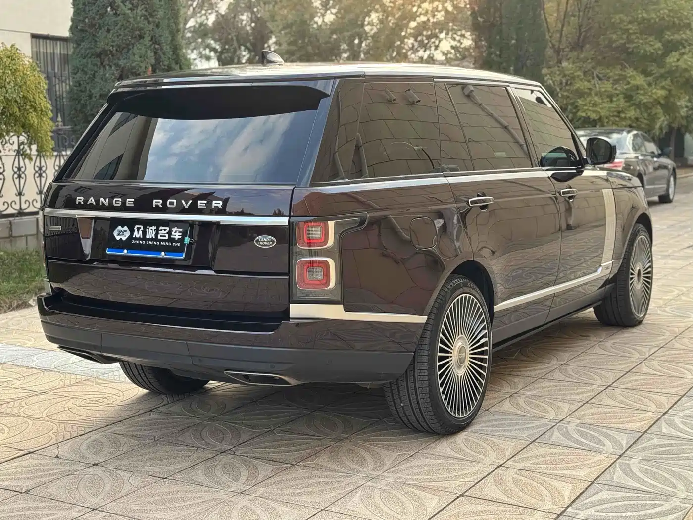 LAND ROVER RANGE ROVER