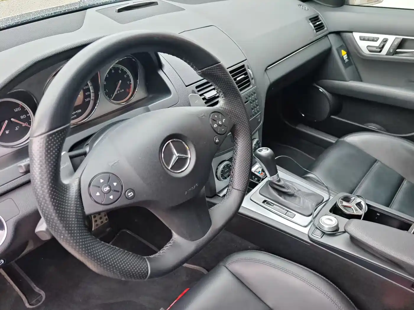 Mercedes-Benz C-Class AMG 2010 AMG C 63 High Performance Edition фото 9