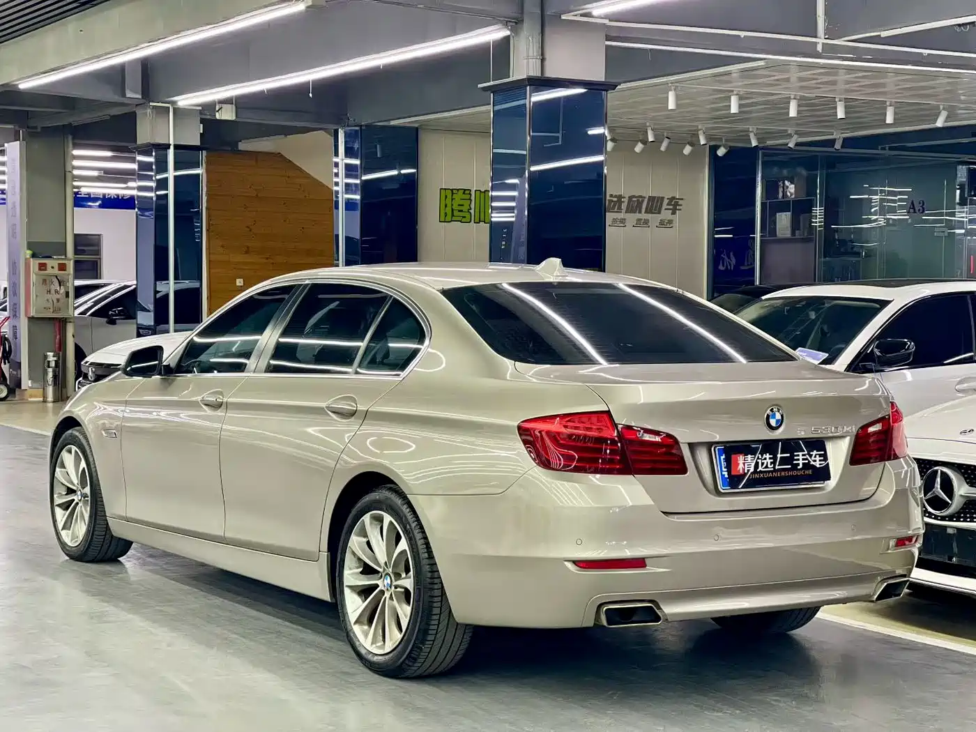 BMW 5 Series 2017 528Li Leading Edition фото 9