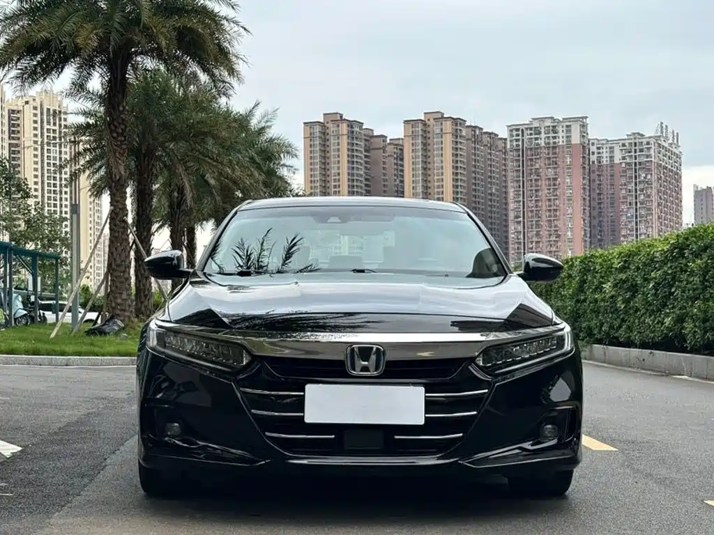 Фото 2 - Honda Accord