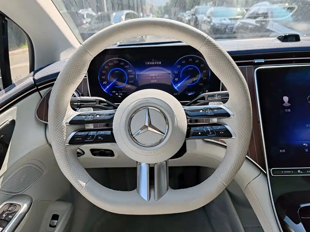 Mercedes-Benz EQE 2024 2025 Model 500 4MATIC Luxury Edition