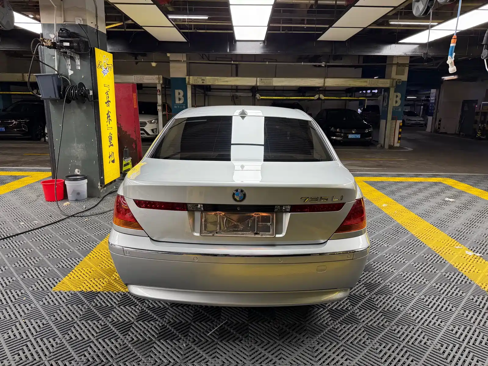Фото 5 - BMW 7 Series