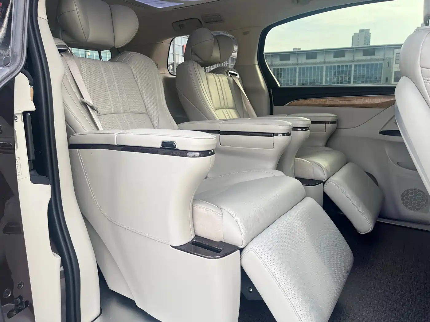 Buick GL8 2018 ES 28T Comfort Type China VI фото 12