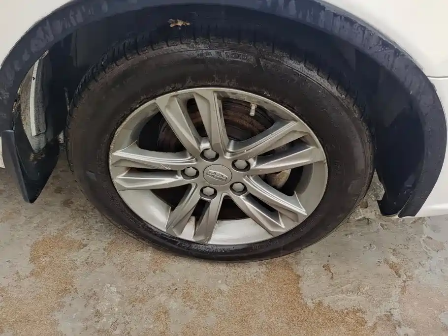 Photo 6 - Geely Emgrand