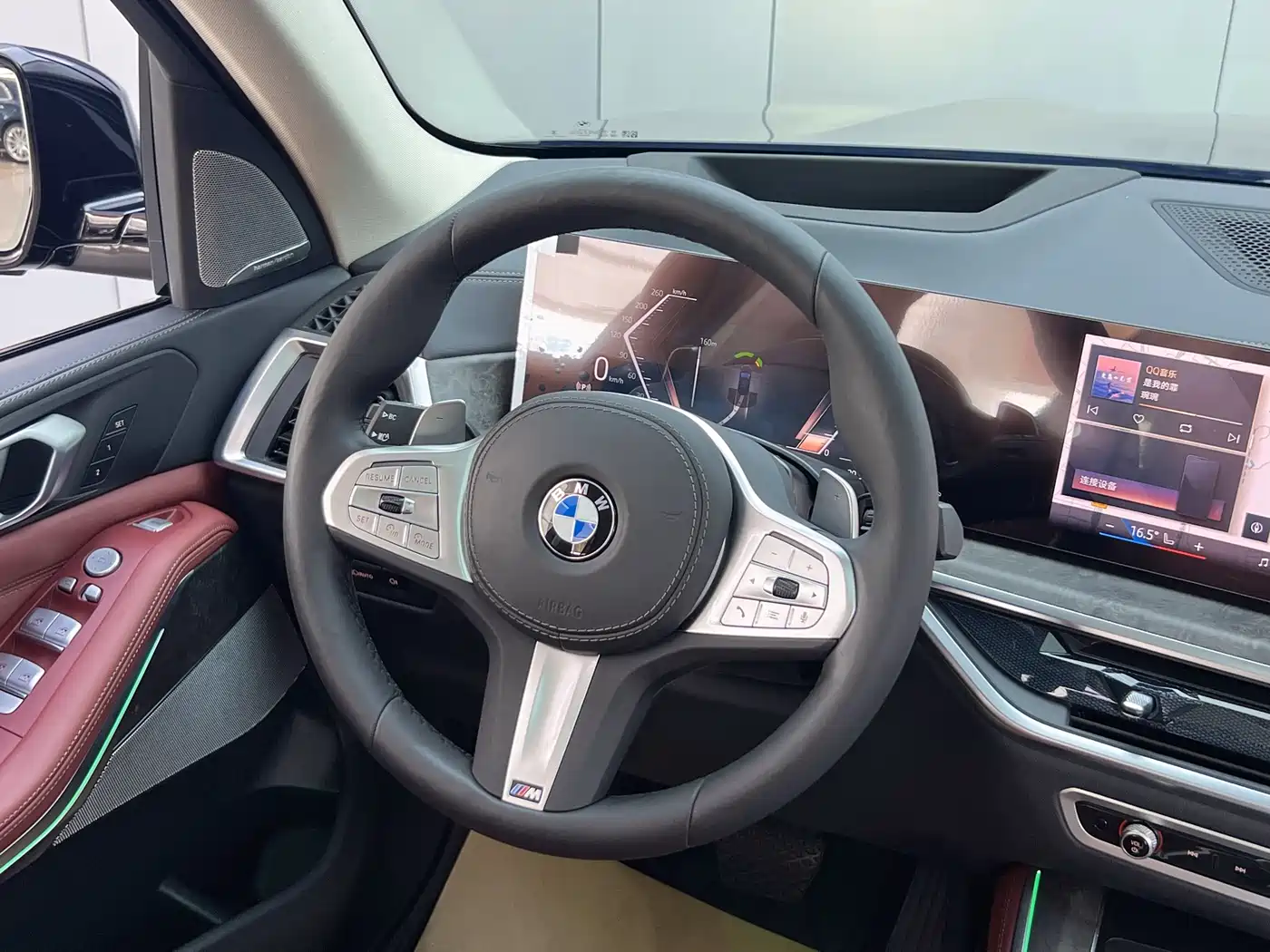 BMW X5 2025 Model xDrive 30Li Exclusive M Sport Blackout Package фото 7