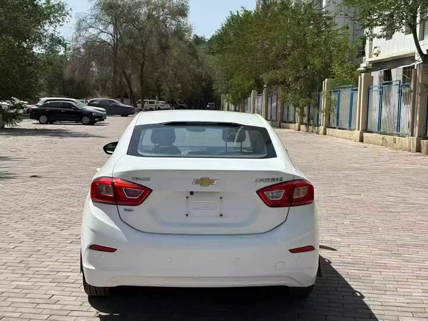 صورة 8 - Chevrolet Cruze