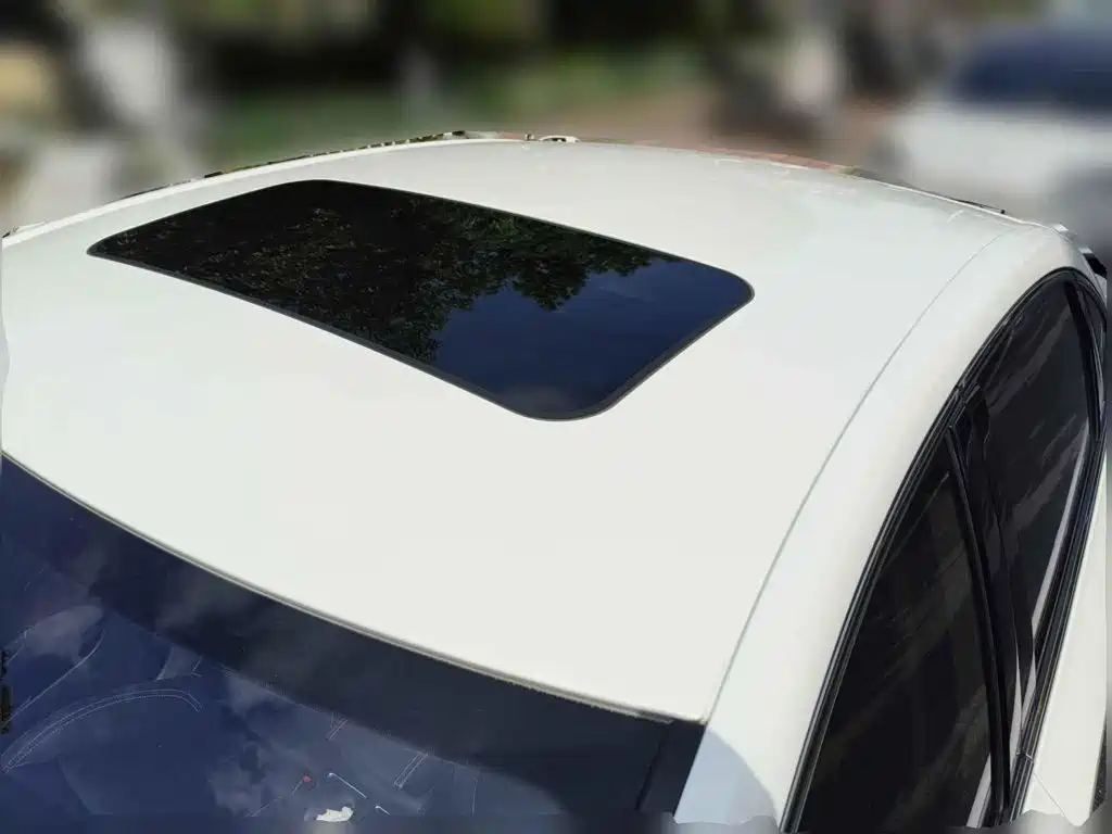 Фото 6 - Roewe i6