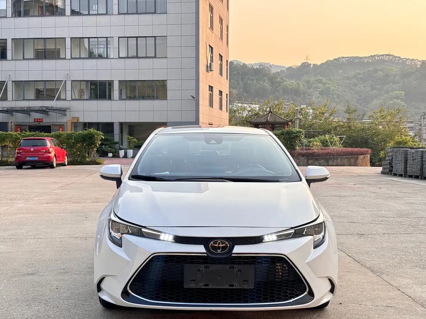 Toyota Levin 2021 185T CVT Luxury Edition фото 2