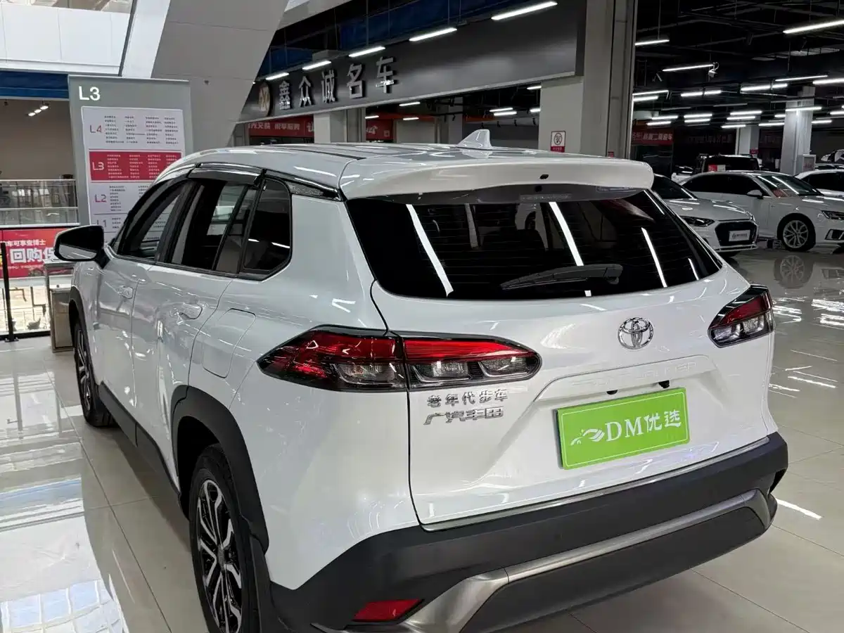 Toyota Frontlander 2022 2.0L CVT Luxury Edition фото 7