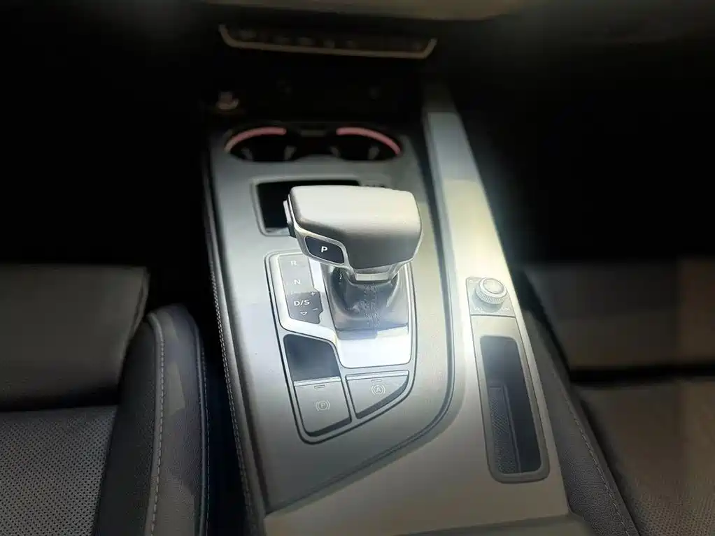 Audi A4L 2022 40 TFSI Luxury Dynamic фото 15