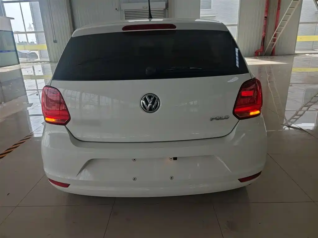 Volkswagen Polo 2016 1.4L Manual Trend фото 6