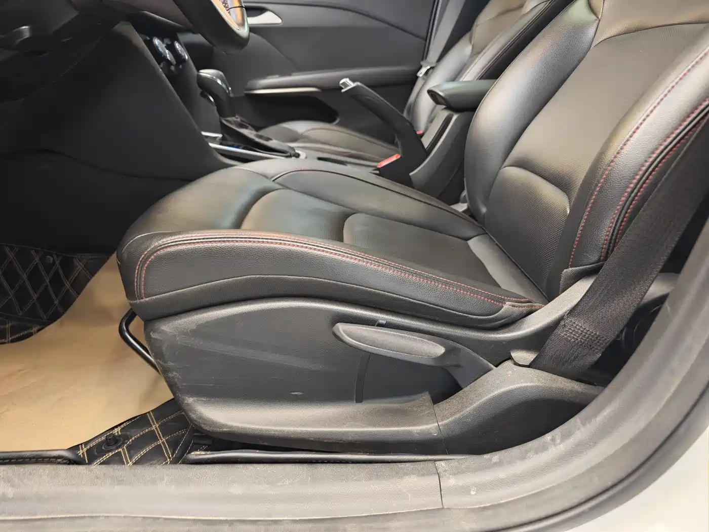 Chevrolet Monza 2020 Mild Hybrid Redline 320T Dual-Clutch Refreshing Edition фото 11