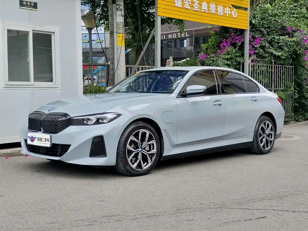BMW i3 2025 eDrive 35 L