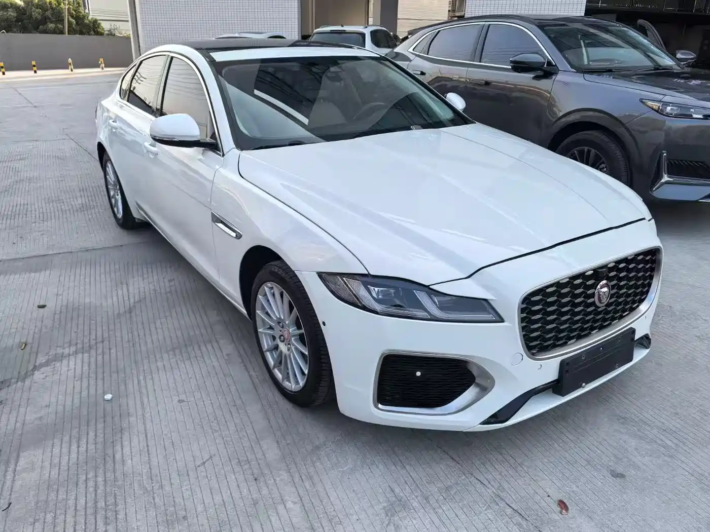 Jaguar XF 2016 2016 XF 2.0T 2WD Elegance Edition