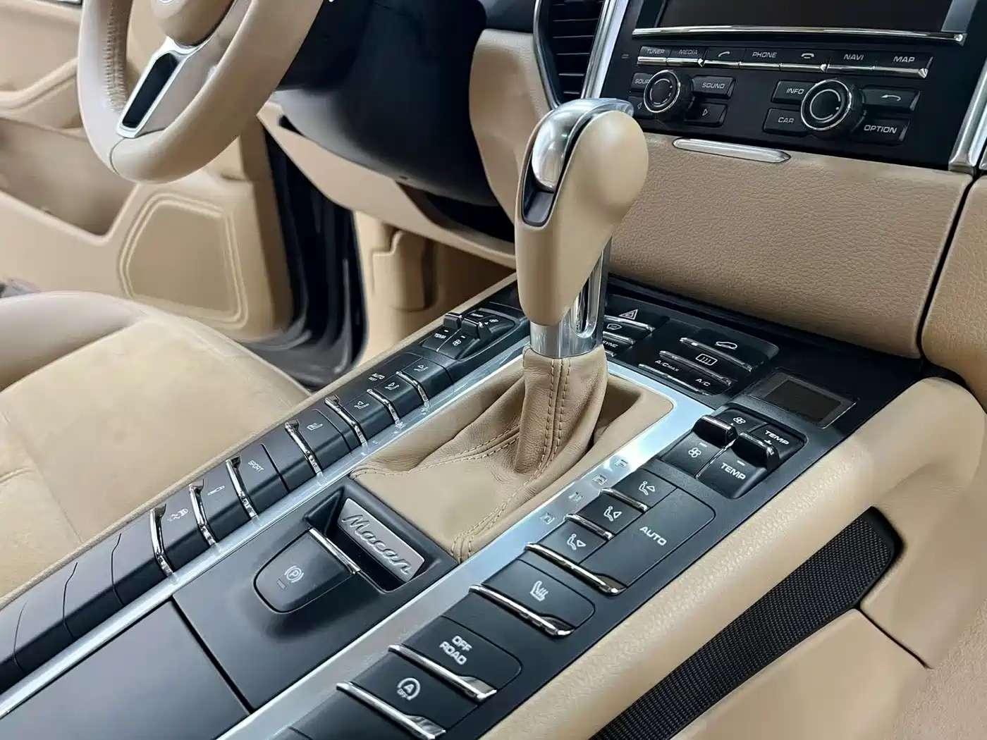Porsche Macan 2016 Macan 2.0T фото 7