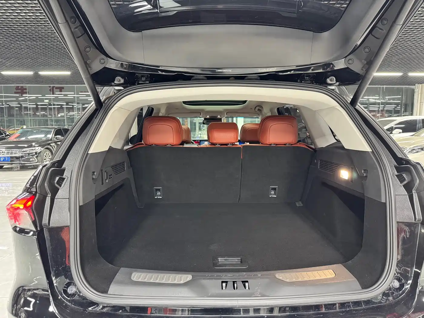 Lincoln Nautilus 2025 2.0T AWD Prestige Hybrid фото 23