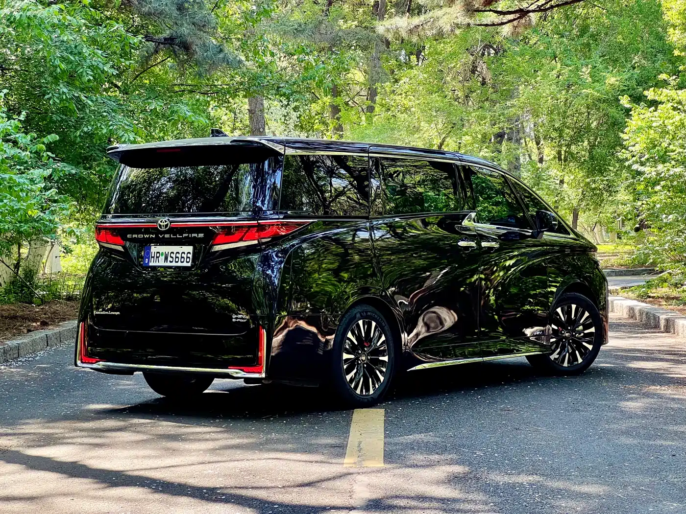 Toyota Vellfire 2024 Crown Hybrid 2.5L Premium Edition фото 12