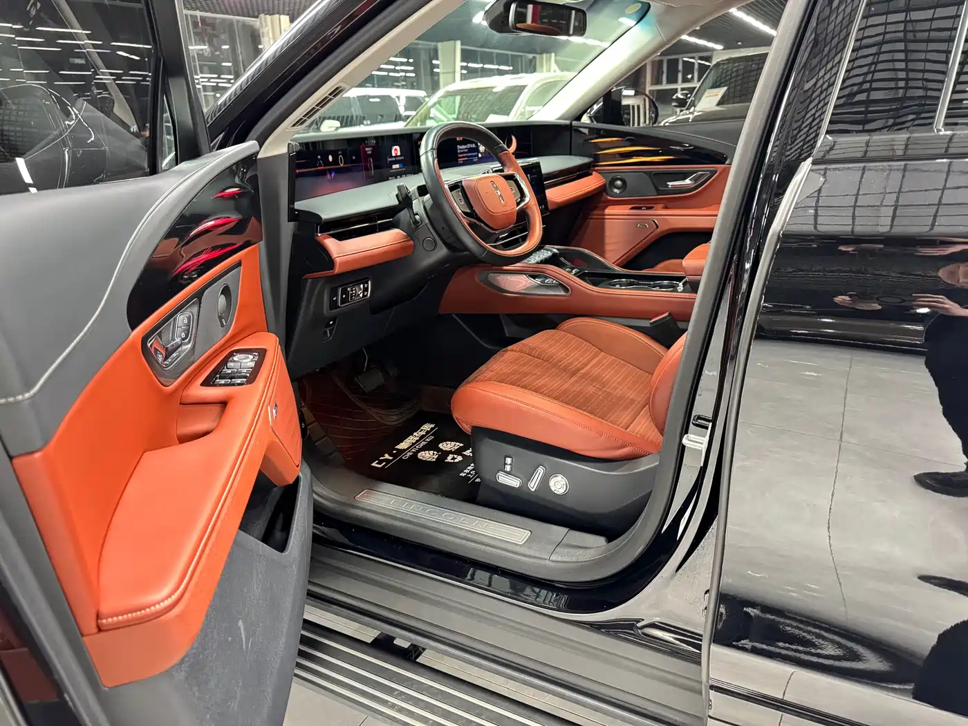 Lincoln Nautilus 2025 2.0T AWD Prestige Hybrid фото 22