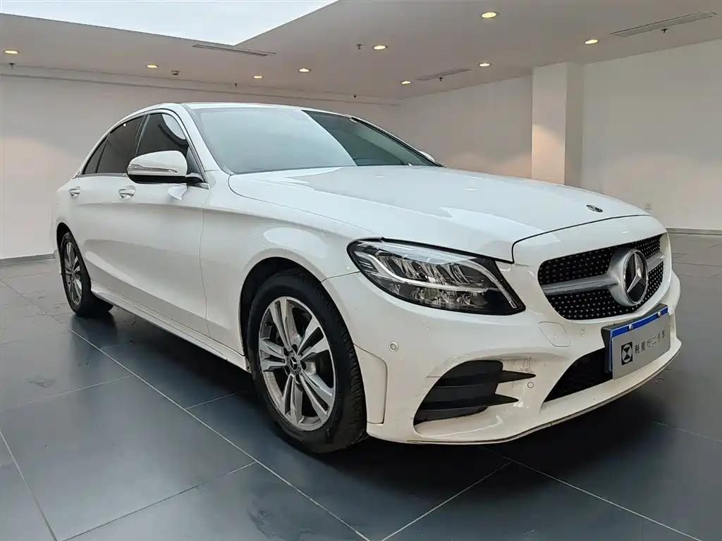 Mercedes-Benz C-Class 2019 C 180 L Fashion Sport Edition фото 2