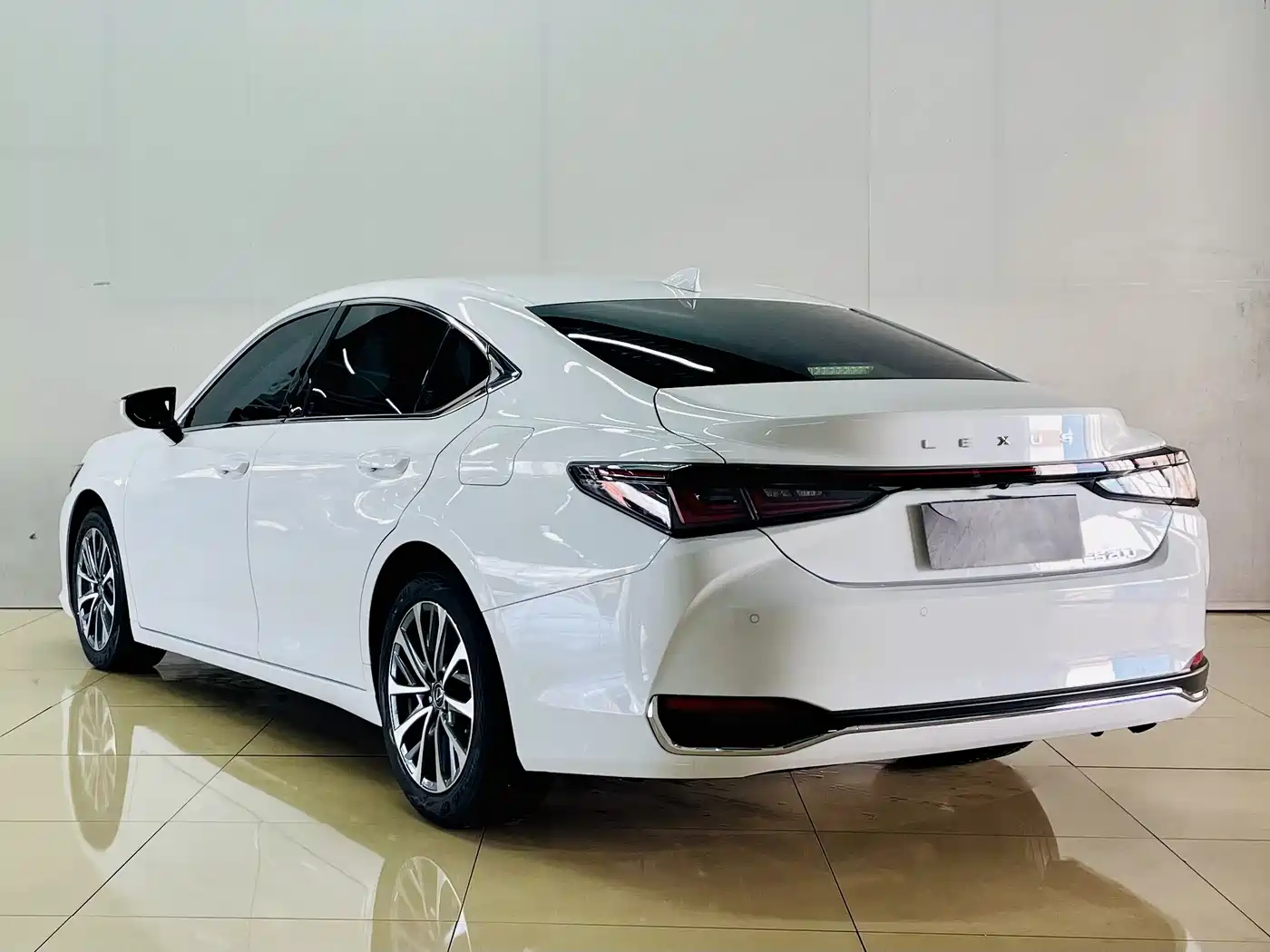 Lexus ES 2026 2025 200 Ultimate Edition