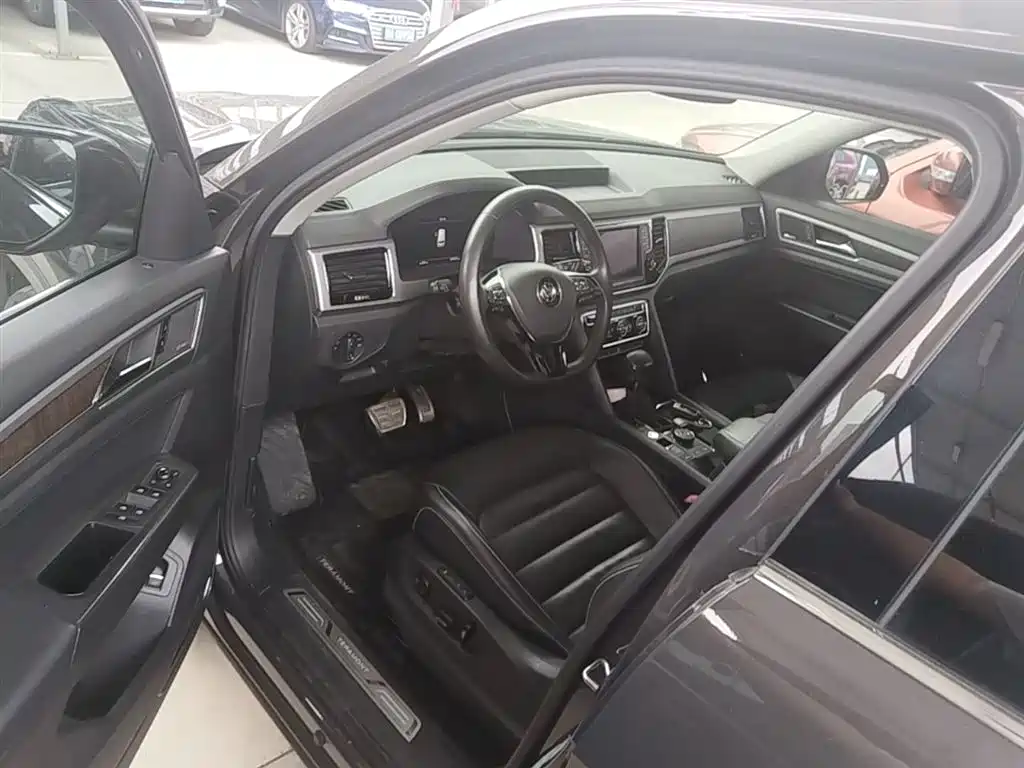 Volkswagen Teramont 2017 530 V6 4WD Flagship Edition фото 16