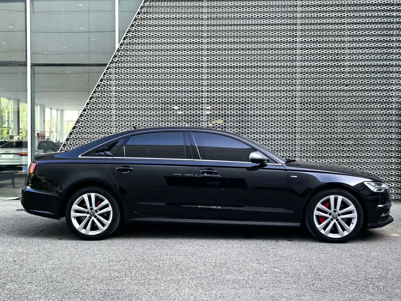 Audi A6L 2018 30th Anniversary 45 TFSI quattro Sport фото 2