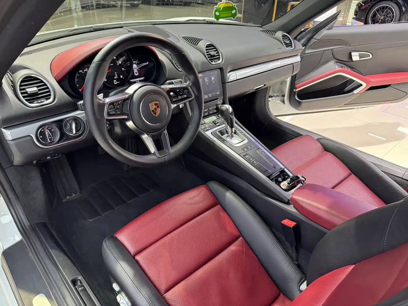 Porsche 718 2016 Cayman 2.0T фото 4