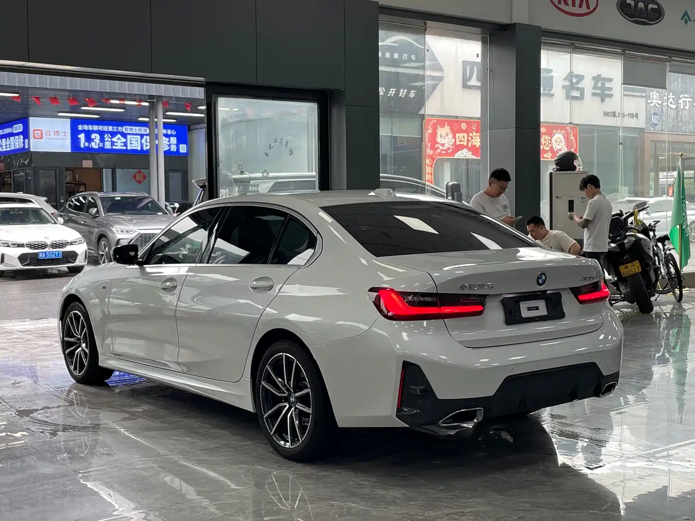 BMW 3 Series 2023 320Li M Sport Package фото 14