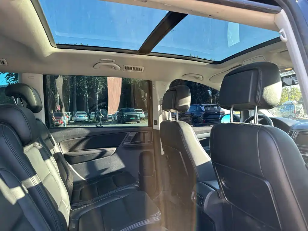 Фото 20 - Volkswagen Sharan