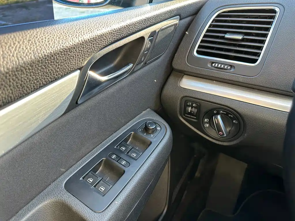 Фото 24 - Volkswagen Sharan
